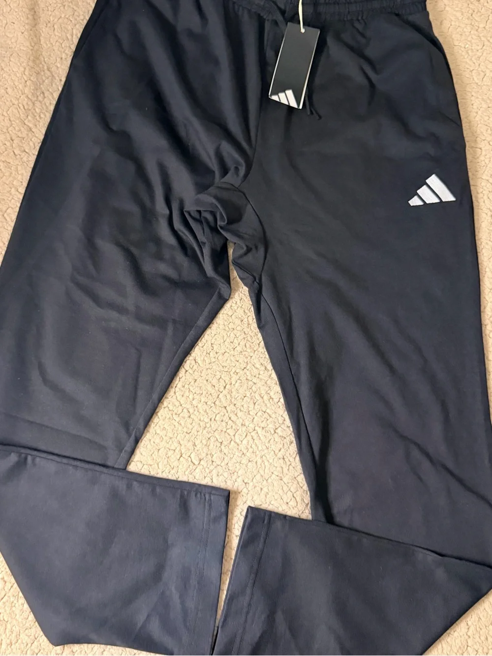 🤍New Adidas Men's Essentials Regular Fit Pants🤍